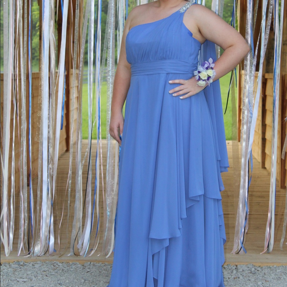 Prom Dress - Picture 2 of 5